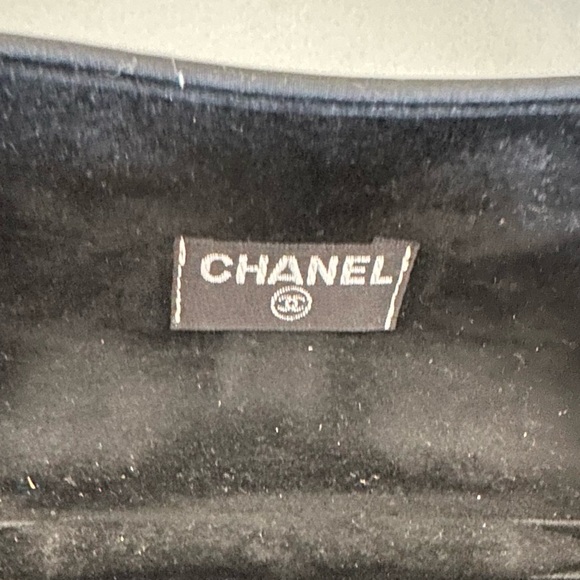 CHANEL Vintage 1990’s Black Sunglasses with Cleaning Cloth and Hard Case. OS - Picture 7 of 8